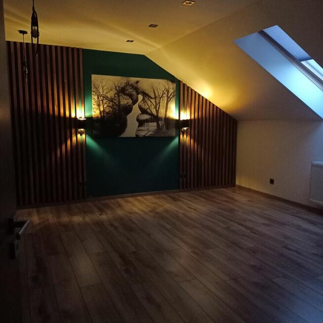 Dom wolnostojący z garażem