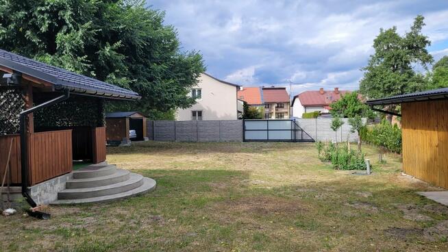 Sprzedam działkę zabudowaną o pow. 900m2