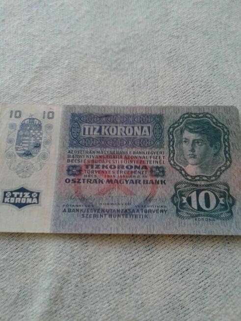 różne banknoty zagraniczne