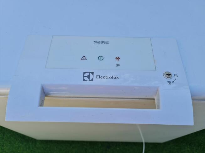 Zamrażarka Electrolux EC2201AOW sprawna-210 L