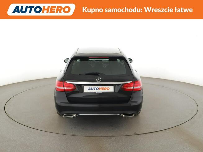 Mercedes C 200 navi klima auto full LED kamera i czujniki parkowania grzane fotele