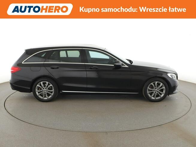Mercedes C 200 navi klima auto full LED kamera i czujniki parkowania grzane fotele