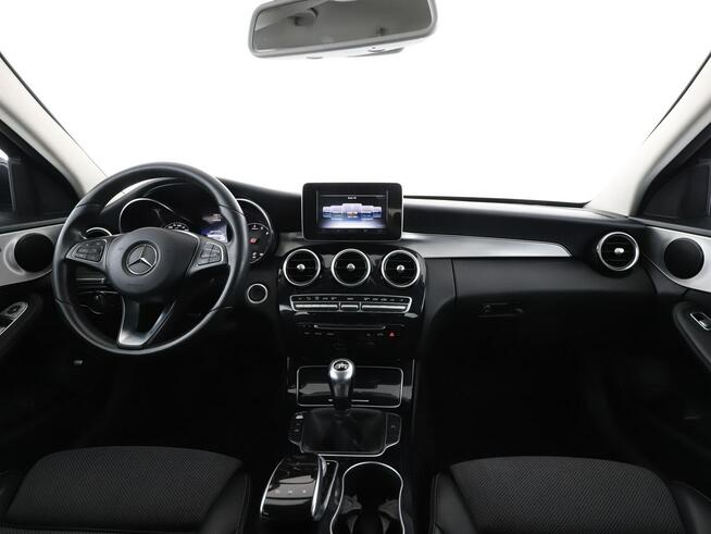Mercedes C 200 navi klima auto full LED kamera i czujniki parkowania grzane fotele