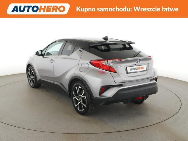 Toyota C-HR HEV automat navi grzane fotele kamera ACC