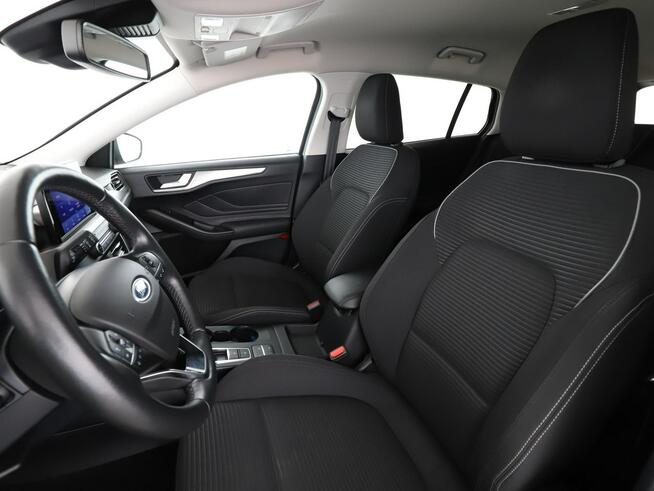 Ford Focus automat klima auto navi grzane fotele kierwonica i szyba pzrednia