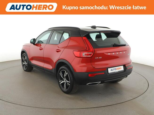 Volvo XC 40 FV23% R-Design automat AWD 190KM alcantara kamera LED tempomat