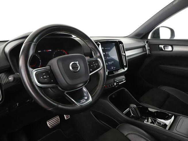 Volvo XC 40 FV23% R-Design automat AWD 190KM alcantara kamera LED tempomat