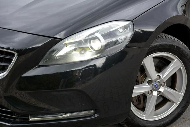 Volvo V40 Xenon Ledy Virtual Zegary Parktronik ASO Alu16 Nowe Opony