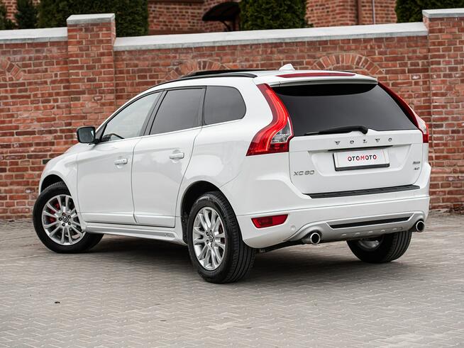 VOLVO XC60 2.4D 163KM R-DESIGN XENON ALU18 PANORAMA SUPER STAN
