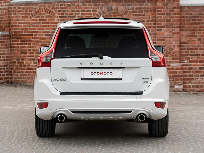 VOLVO XC60 2.4D 163KM R-DESIGN XENON ALU18 PANORAMA SUPER STAN