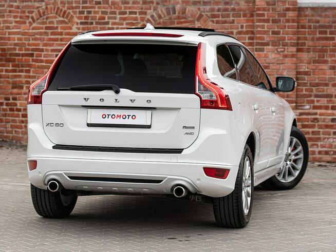 VOLVO XC60 2.4D 163KM R-DESIGN XENON ALU18 PANORAMA SUPER STAN