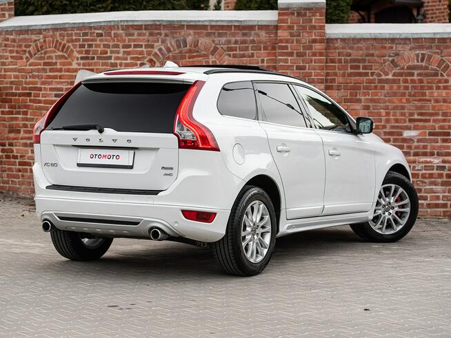 VOLVO XC60 2.4D 163KM R-DESIGN XENON ALU18 PANORAMA SUPER STAN