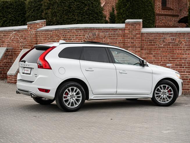 VOLVO XC60 2.4D 163KM R-DESIGN XENON ALU18 PANORAMA SUPER STAN