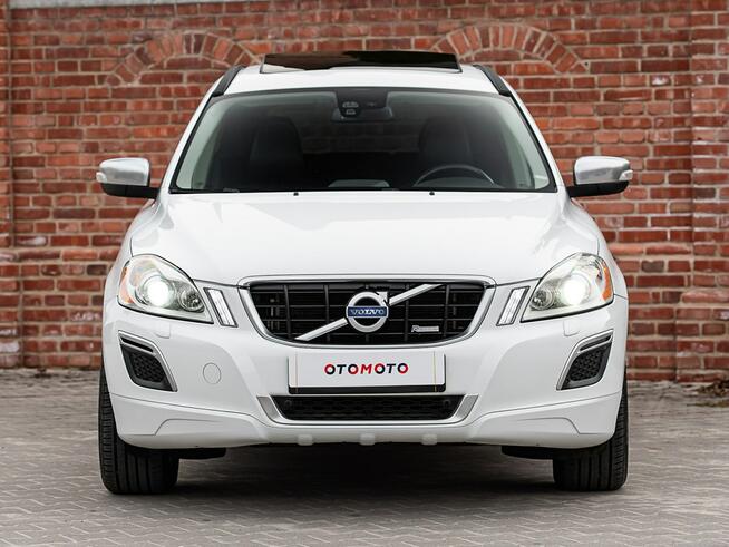 VOLVO XC60 2.4D 163KM R-DESIGN XENON ALU18 PANORAMA SUPER STAN