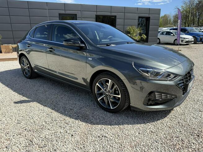 Hyundai i30 Fastback 1.5 T-GDi 7DCT 48V 160KM Smart Salon PL Serwis FV23%