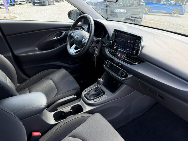 Hyundai i30 Fastback 1.5 T-GDi 7DCT 48V 160KM Smart Salon PL Serwis FV23%