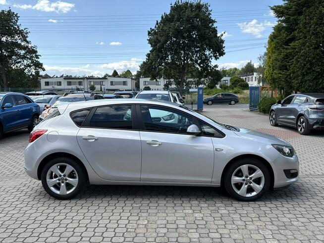Opel Astra Rezerwacja