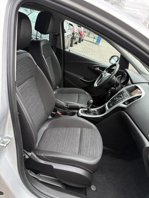 Opel Astra Rezerwacja