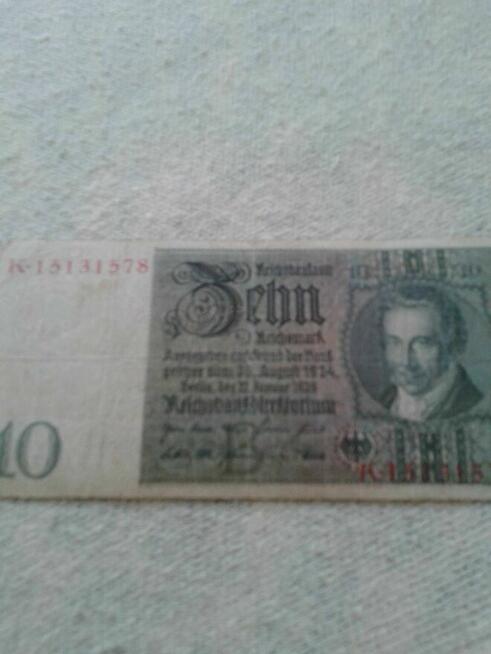różne banknoty zagraniczne