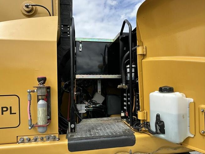 KOPARKA PRZEŁADUNKOWA CAT M313D