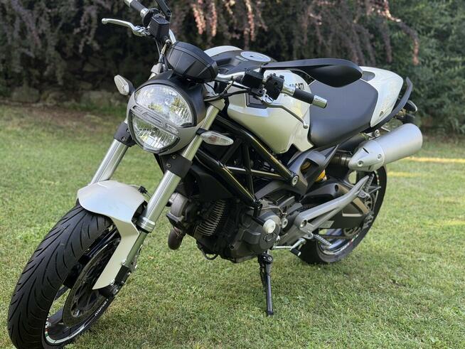 Ducati Monster 696