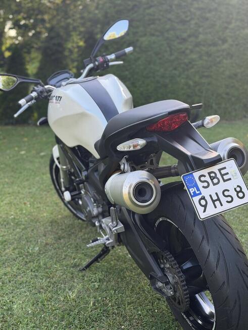 Ducati Monster 696