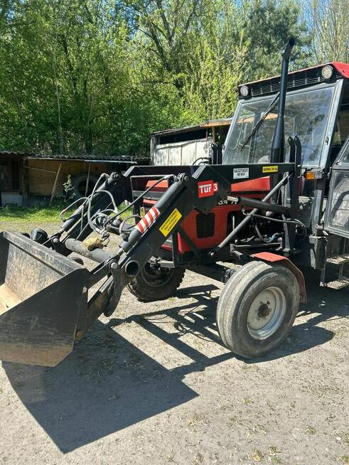 Ciągnik rolniczy Zetor 7011 z turem w komplecie widły i łyżk