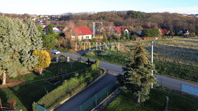 Hala magazynowo-produkcyjna 1600 m2 z działką 0,5h