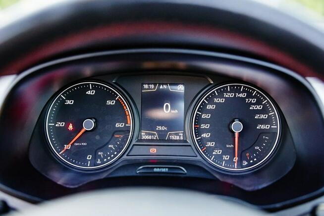 Seat Leon 2.0TDI_150KM_FR_Perła_Alu_Panorama_Navi