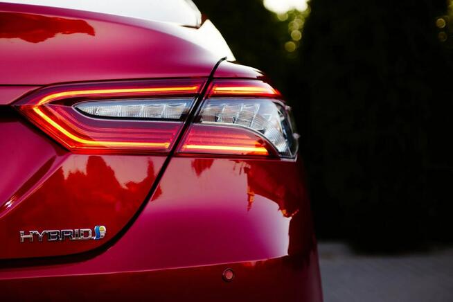Toyota Camry 2.5 Hybrid_218KM_Executive_Salon Polska_FV23