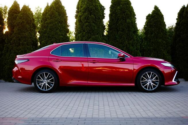 Toyota Camry 2.5 Hybrid_218KM_Executive_Salon Polska_FV23