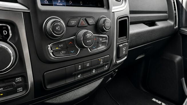 Dodge RAM 5.7HEMI Classic*2024rok*Przeb. 8 tys.km! Kamera Cof Podgrz kiera + fot
