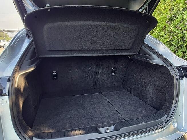 Mazda CX-30 serwis ASO, Hak