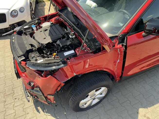 Volvo XC 40 EU R-design B4 mHEV Skóra Kamera Pamięć Podgrzewanie Virtual