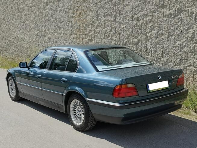 BMW 740
