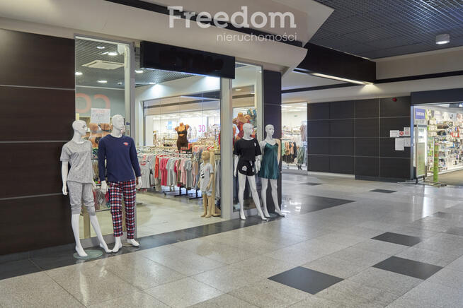 Lokal handlowy w Galerii Mazurskiej w Ostródzie.