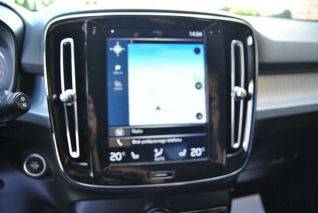 Volvo XC 40 niski udokumentowany przebieg , NAVI , Opłacony , VIRTUAL COCKPIT