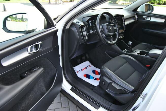 Volvo XC 40 niski udokumentowany przebieg , NAVI , Opłacony , VIRTUAL COCKPIT