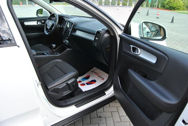 Volvo XC 40 niski udokumentowany przebieg , NAVI , Opłacony , VIRTUAL COCKPIT