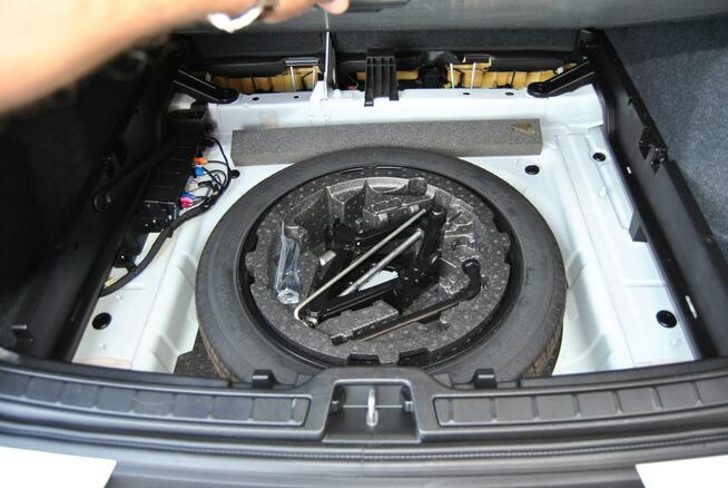 Volvo XC 40 niski udokumentowany przebieg , NAVI , Opłacony , VIRTUAL COCKPIT