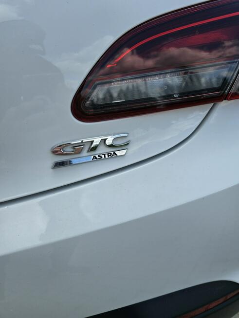 Opel Astra GTC 1,6Turbo BENZ. GTC.Navi.Klimatronic 2 str.Pół-Skóry. Xenony.Ledy