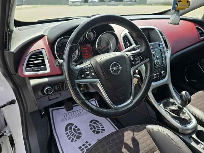 Opel Astra GTC 1,6Turbo BENZ. GTC.Navi.Klimatronic 2 str.Pół-Skóry. Xenony.Ledy