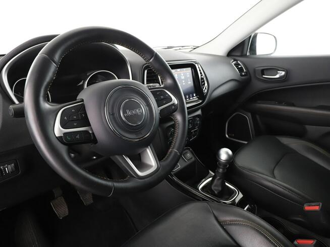 Jeep Compass skóra klima auto navi bi-xenon kamera i czujniki parkowania