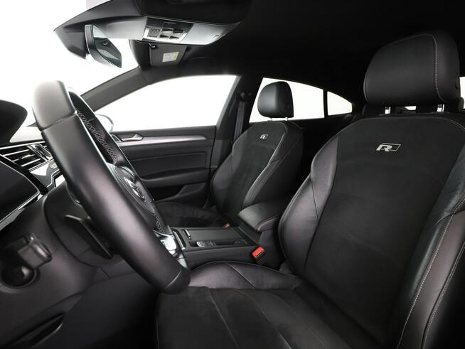 Volkswagen Arteon R-line dsg grzane fotele i kanapa virtual pdc kamera navi klima 3stref