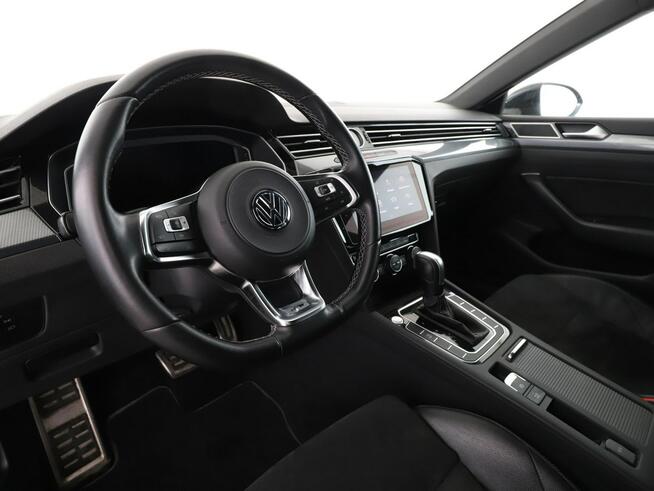 Volkswagen Arteon R-line dsg grzane fotele i kanapa virtual pdc kamera navi klima 3stref