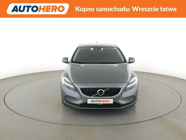 Volvo V40 2.0 T2 Momentum Nawigacja Tempomat Elektryka ParkAssist Lampy LED