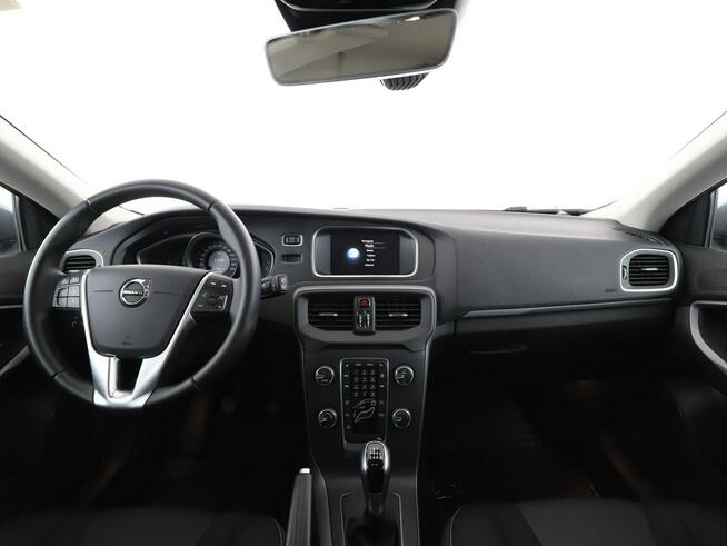 Volvo V40 2.0 T2 Momentum Nawigacja Tempomat Elektryka ParkAssist Lampy LED