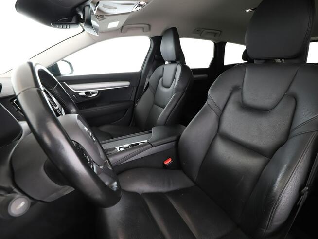 Volvo V90 Momentum automat skóra navi grzane fotele kamera tempomat LED