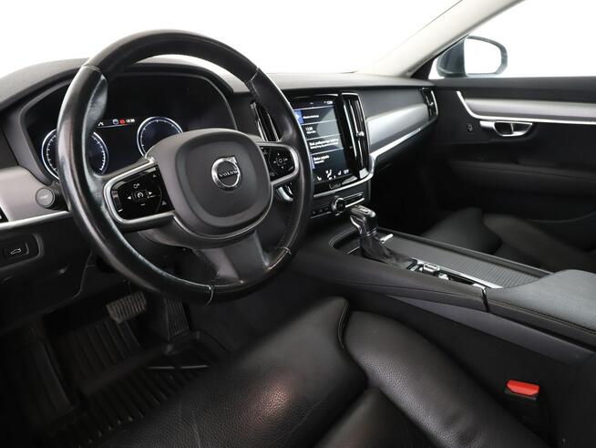 Volvo V90 Momentum automat skóra navi grzane fotele kamera tempomat LED