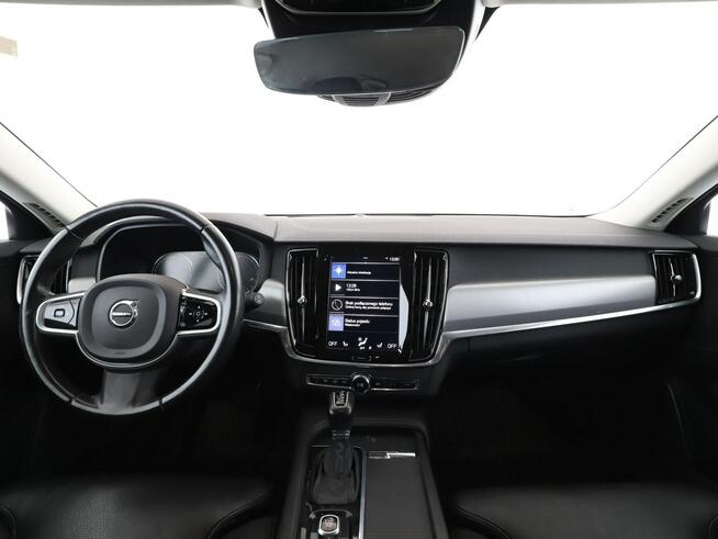 Volvo V90 Momentum automat skóra navi grzane fotele kamera tempomat LED
